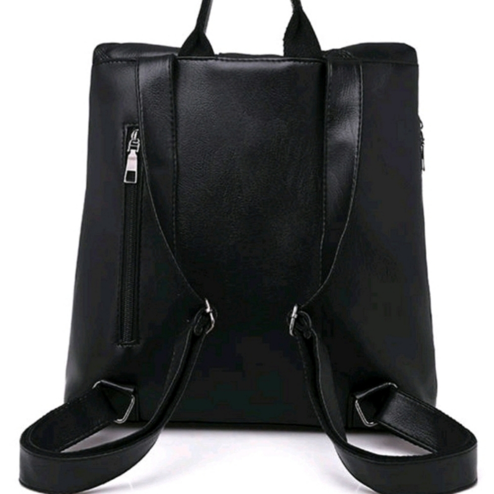 Black bookbag with rhinestone and quilted pattern - Picture 3 of 4